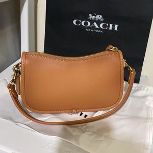 Coach Swinger 20 in glove tanned natural leather